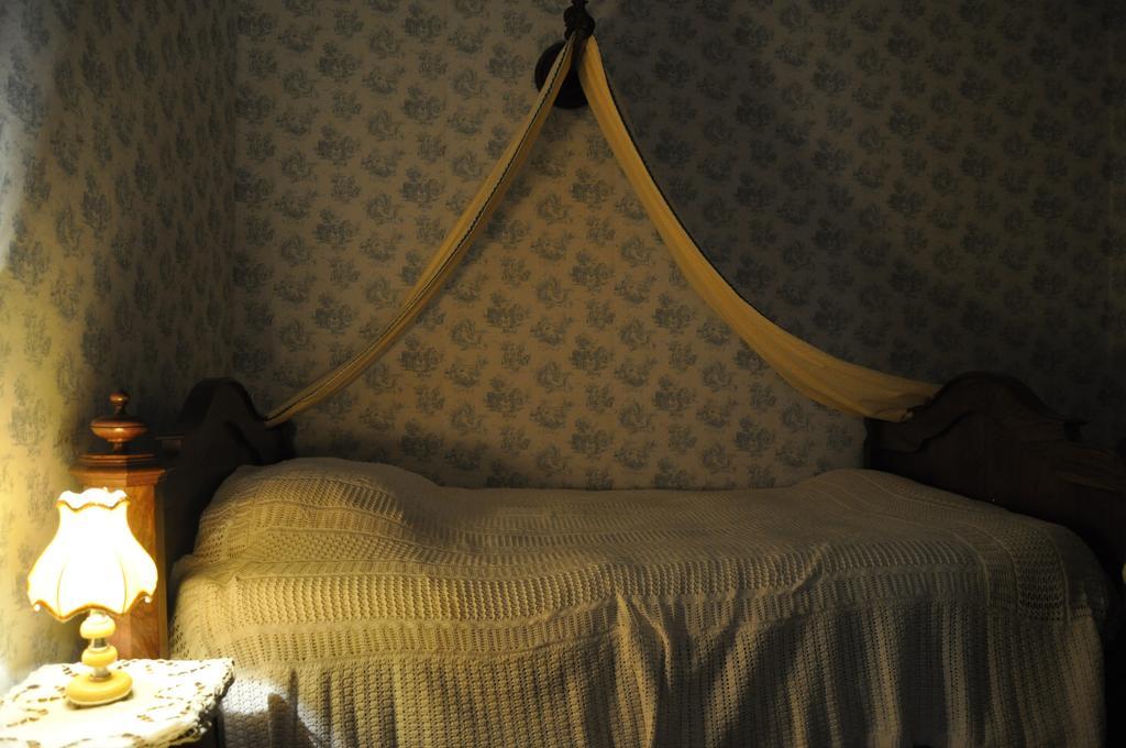 Chateau De Lanquais Bed and Breakfast Esterno foto