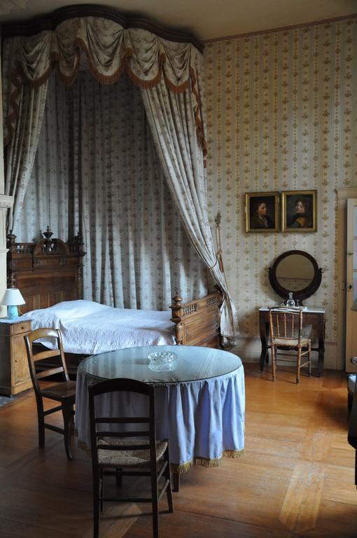 Chateau De Lanquais Bed and Breakfast Esterno foto